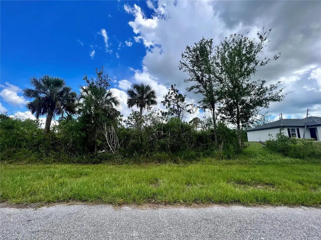 12095 Warden Avenue Port Charlotte FL 33981