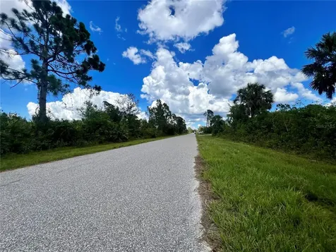 12095 Warden Avenue Port Charlotte FL 33981