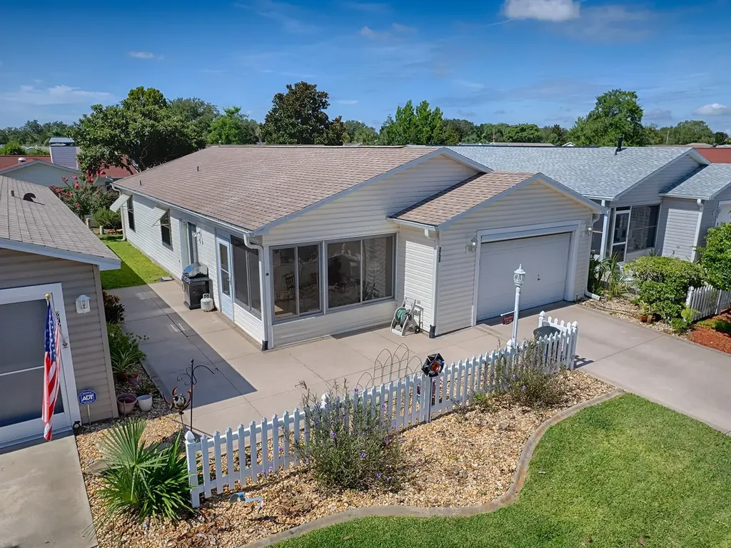 2728 Moncayo Avenue The Villages FL 32162