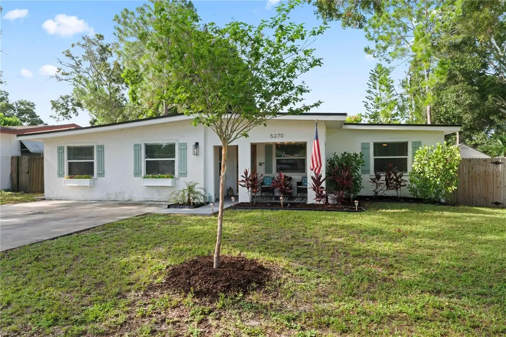5270 44th Avenue N St Petersburg FL 33709