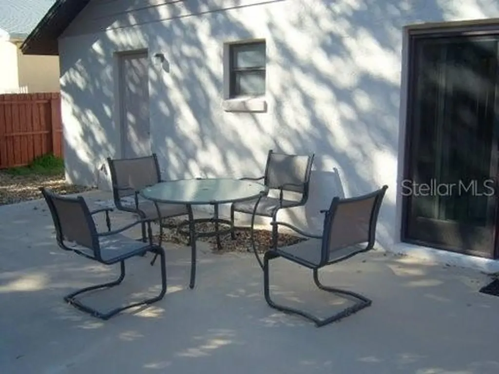 829 E 12th Avenue New Smyrna Beach FL 32169