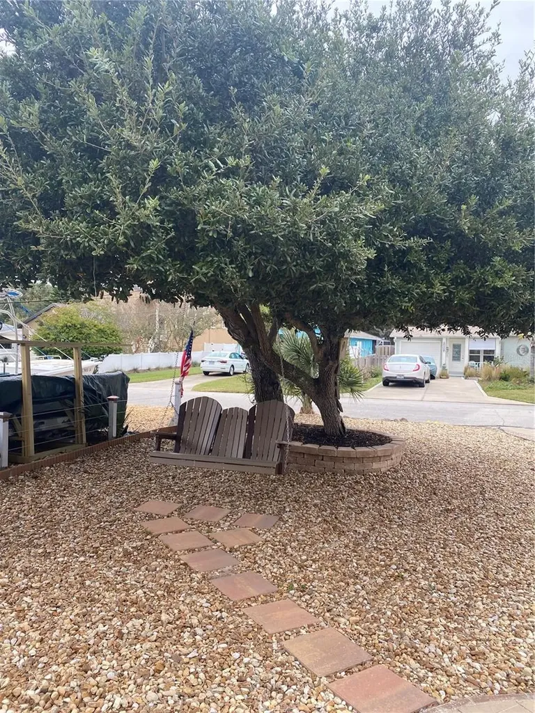 829 E 12th Avenue New Smyrna Beach FL 32169