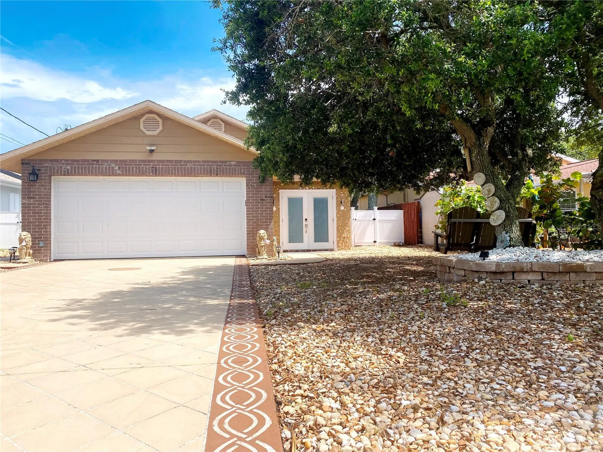 829 E 12th Avenue New Smyrna Beach FL 32169