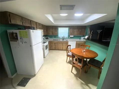 829 E 12th Avenue New Smyrna Beach FL 32169