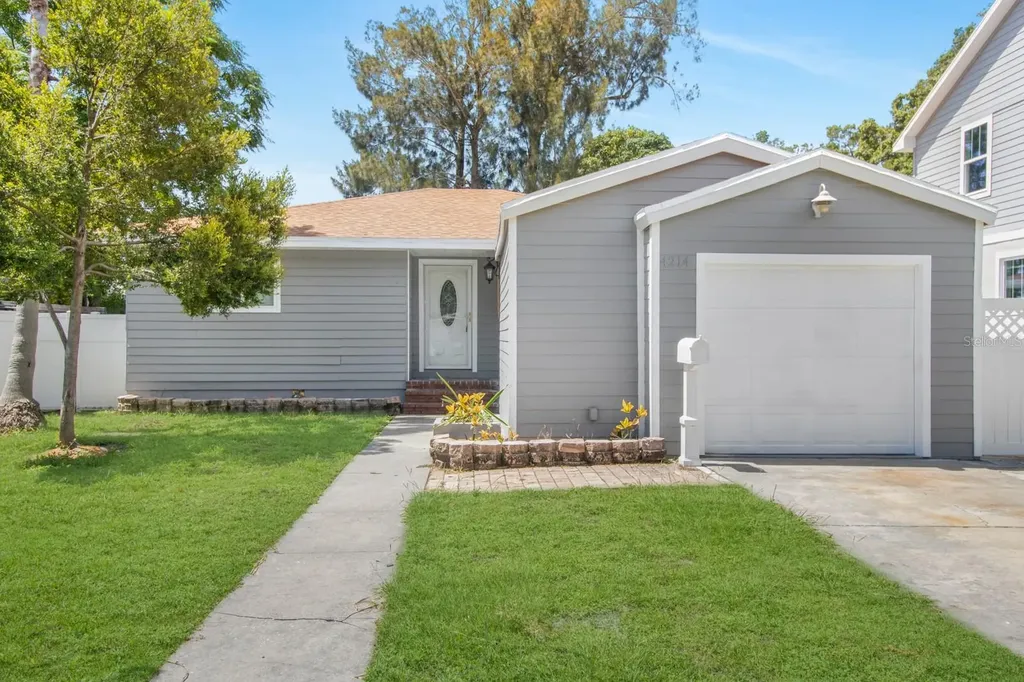 4214 3rd Avenue S St Petersburg FL 33711