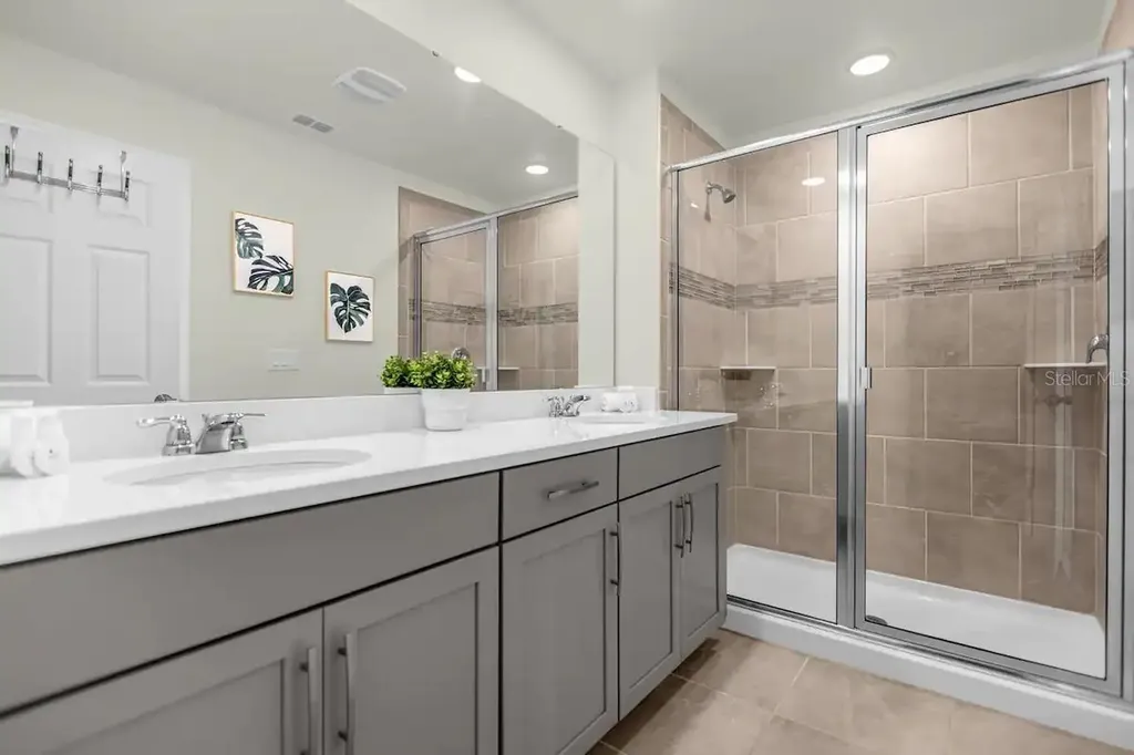 1676 Tropical Palms Circle Kissimmee FL 34747