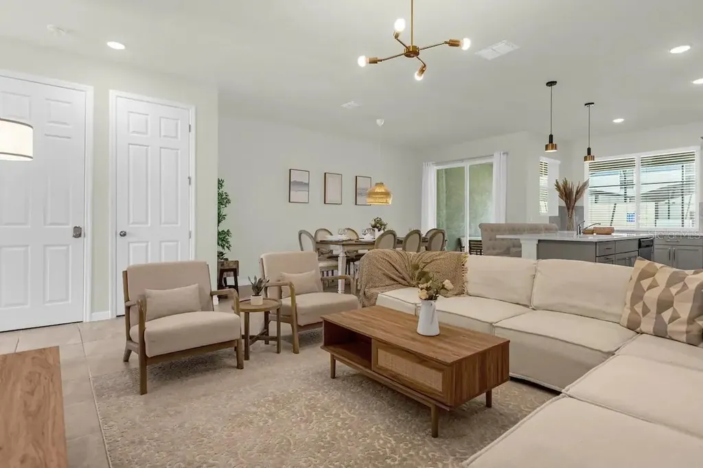 1676 Tropical Palms Circle Kissimmee FL 34747