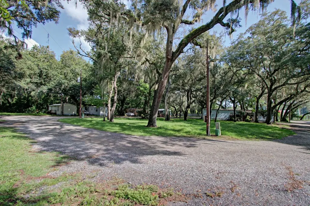 28313 Us Highway 27 Leesburg FL 34748