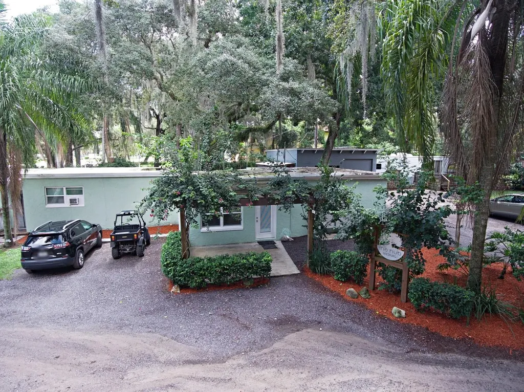 28313 Us Highway 27 Leesburg FL 34748