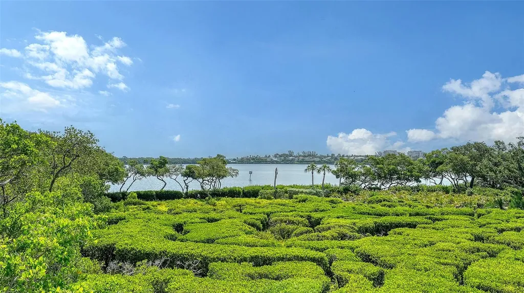 826 Bayport Way Longboat Key FL 34228
