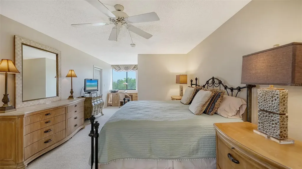 826 Bayport Way Longboat Key FL 34228