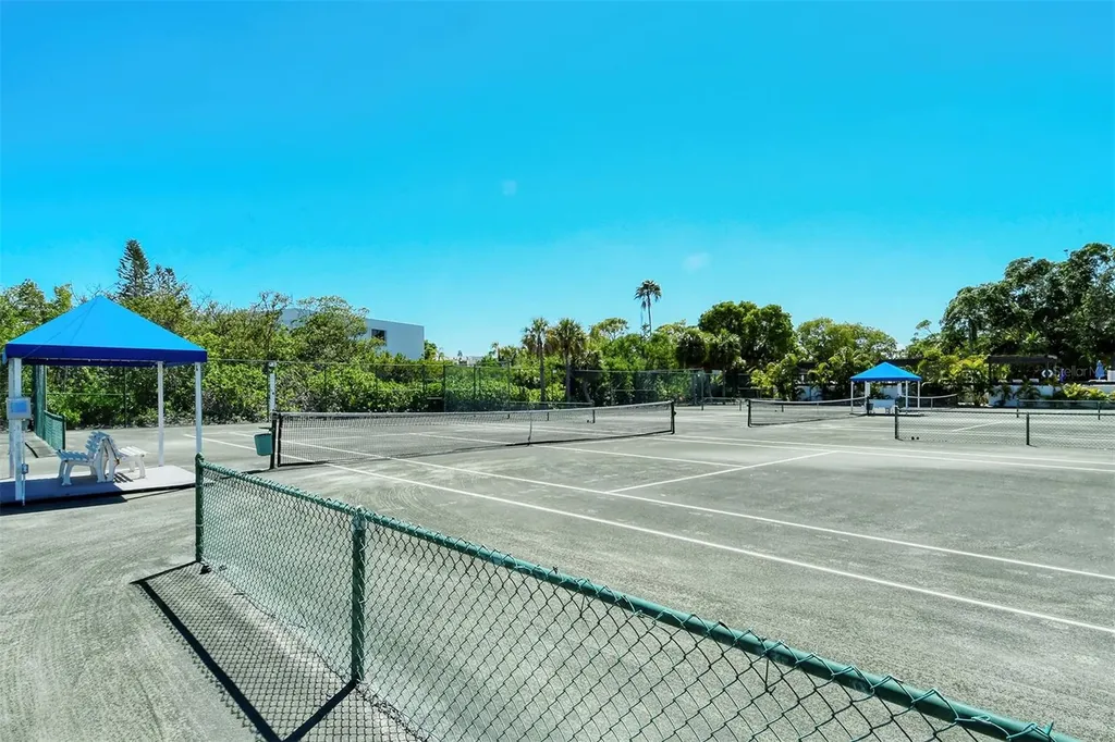 826 Bayport Way Longboat Key FL 34228