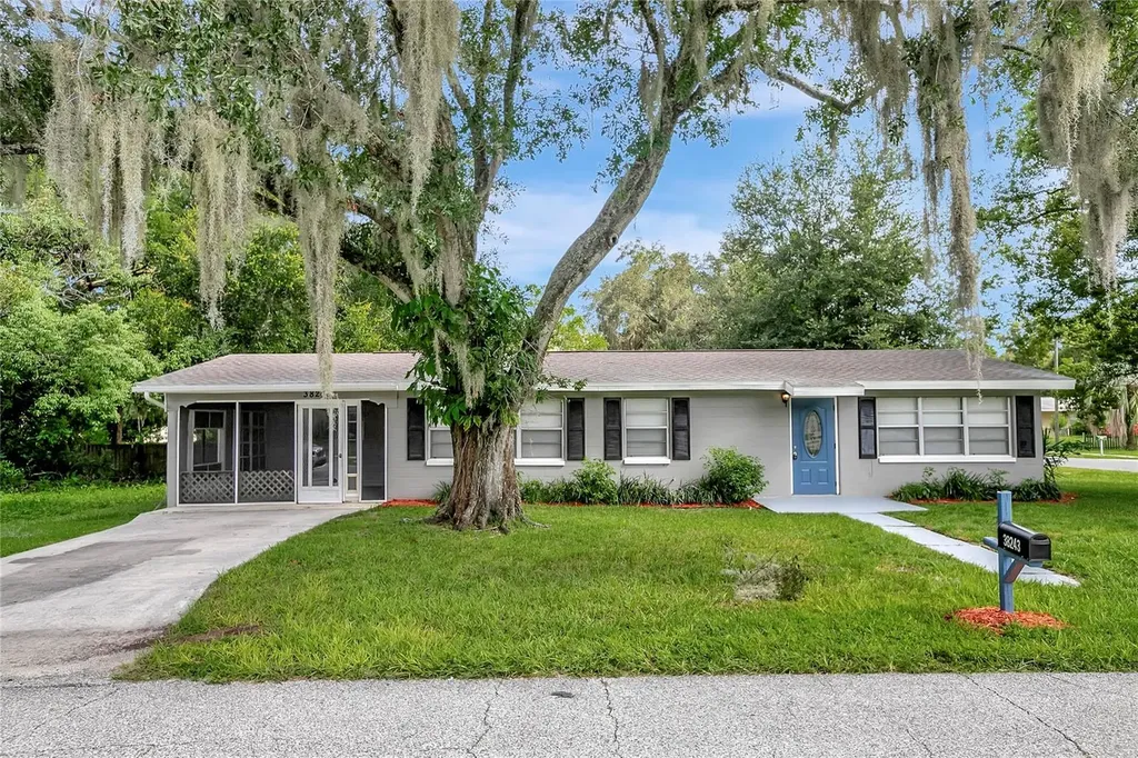 38243 14th Avenue Zephyrhills FL 33542