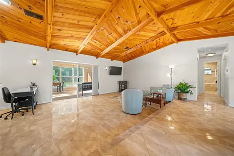 561 E Country Club Drive Williston FL 32696
