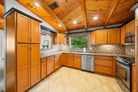 561 E Country Club Drive Williston FL 32696