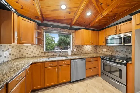 561 E Country Club Drive Williston FL 32696