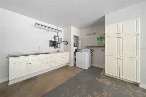 561 E Country Club Drive Williston FL 32696