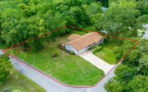 561 E Country Club Drive Williston FL 32696