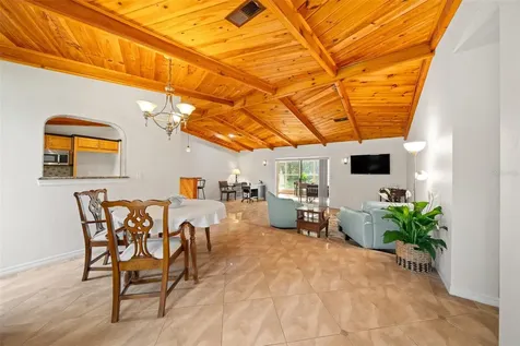 561 E Country Club Drive Williston FL 32696