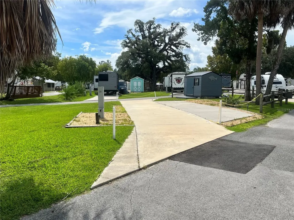 2888 NE 102nd Terrace Silver Springs FL 34488