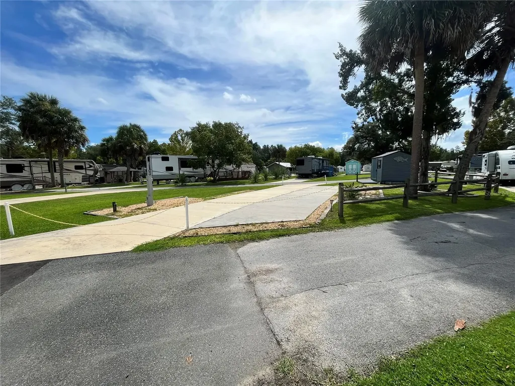 2888 NE 102nd Terrace Silver Springs FL 34488