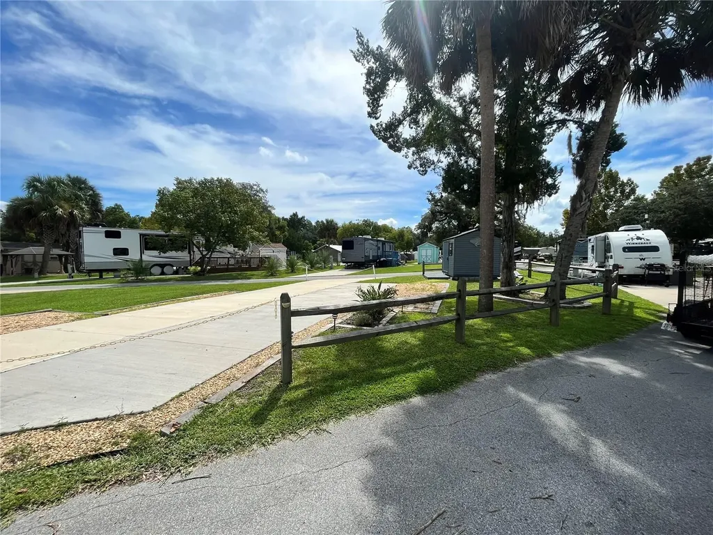 2888 NE 102nd Terrace Silver Springs FL 34488
