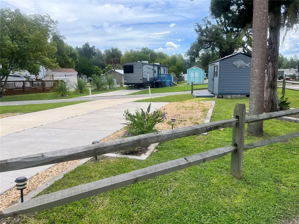 2888 NE 102nd Terrace Silver Springs FL 34488