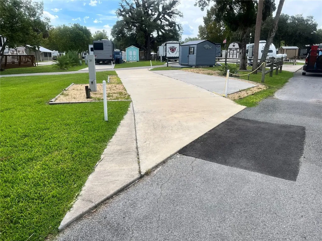 2888 NE 102nd Terrace Silver Springs FL 34488