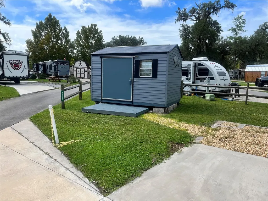 2888 NE 102nd Terrace Silver Springs FL 34488