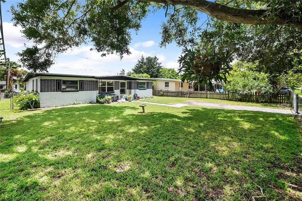 9697 Crestview Street Seminole FL 33772