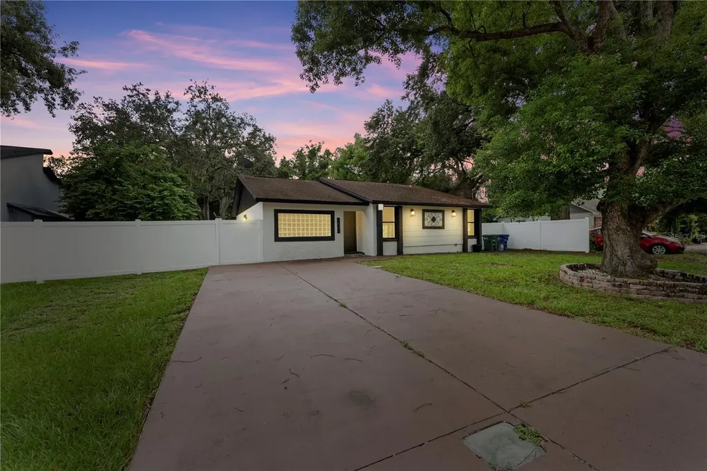 1422 W Wood Street Tampa FL 33604