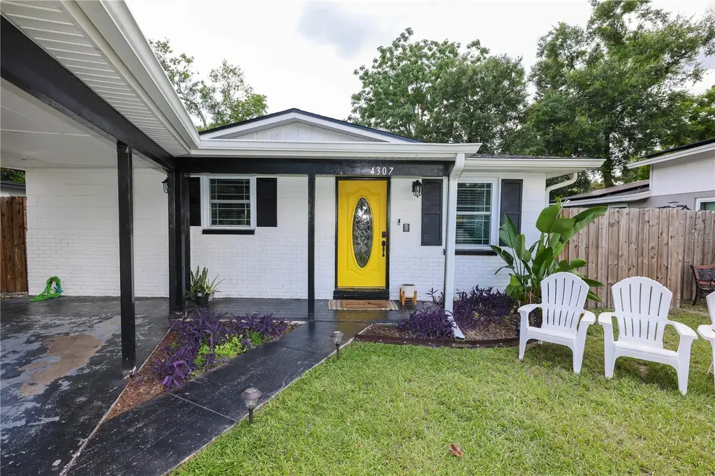 4307 E Grove View Avenue Tampa FL 33617