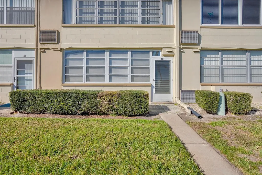1051 79th Avenue N St Petersburg FL 33702