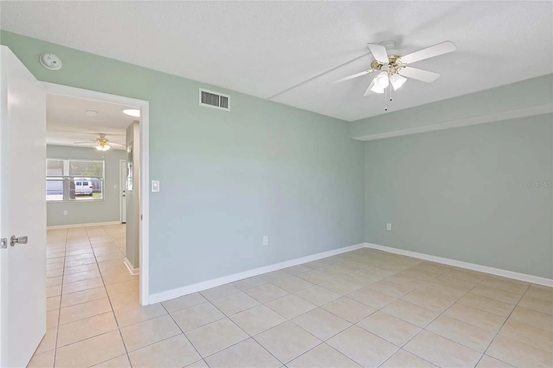 1051 79th Avenue N St Petersburg FL 33702