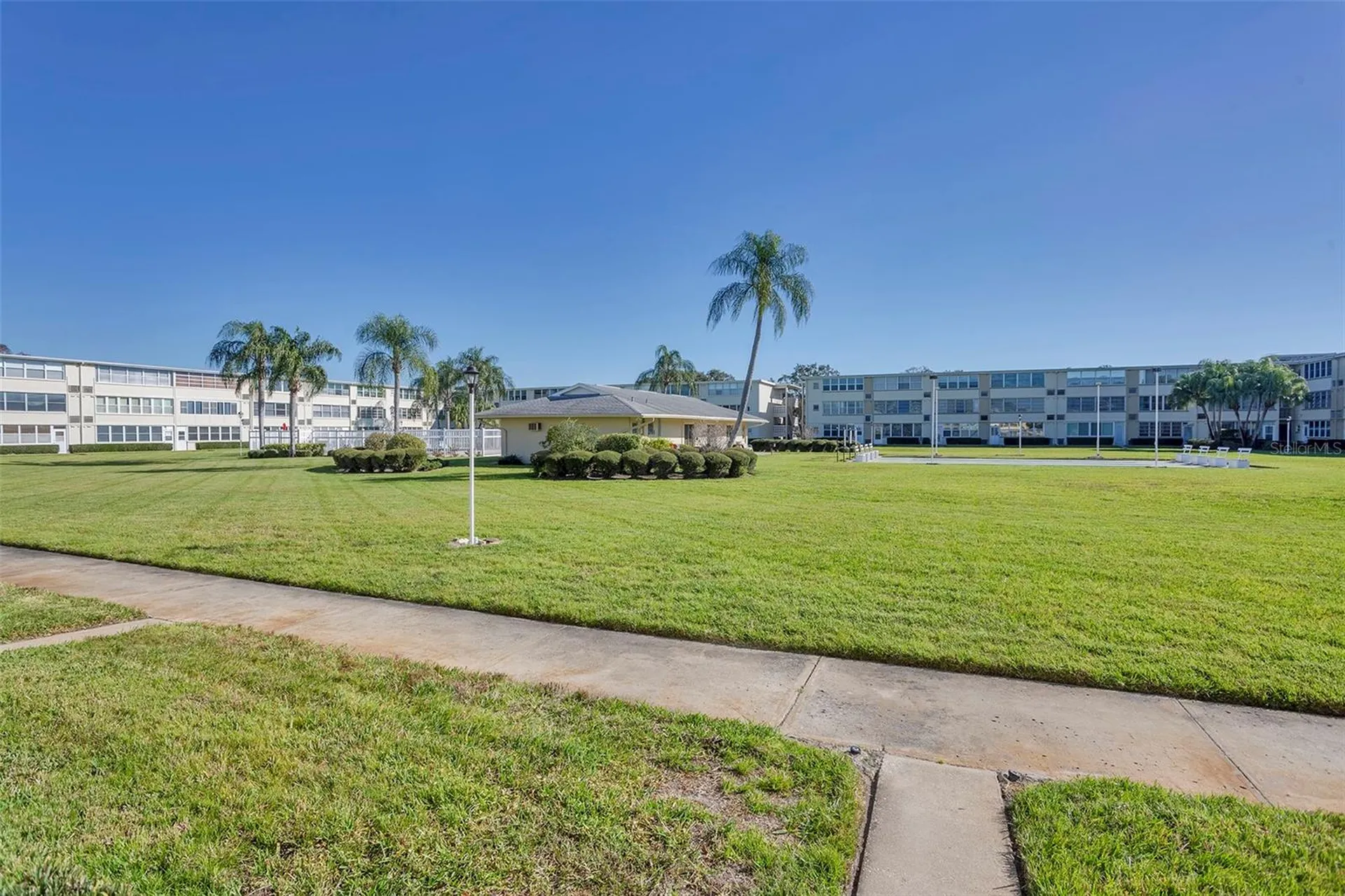 1051 79th Avenue N St Petersburg FL 33702