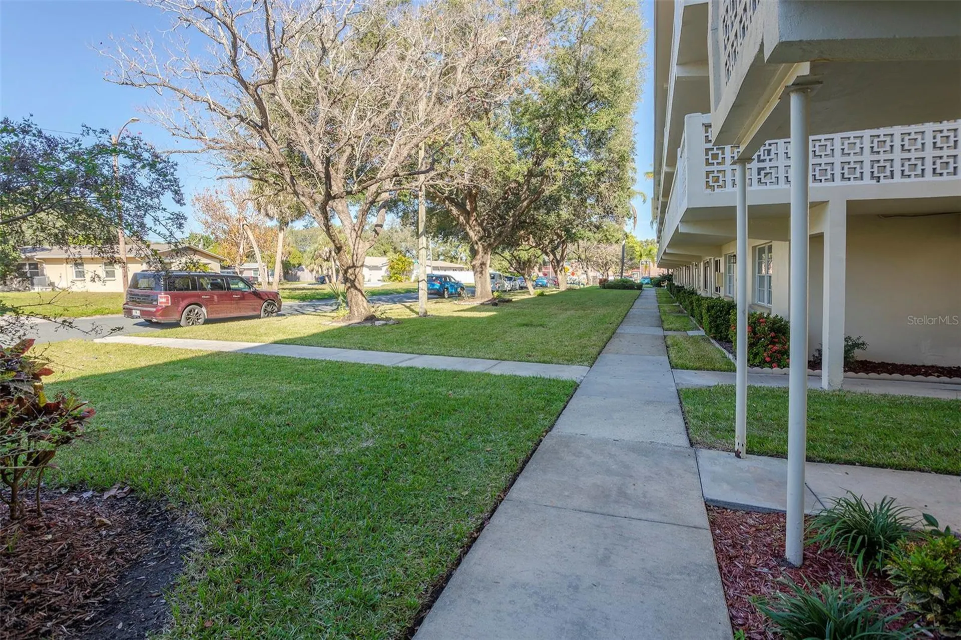 1051 79th Avenue N St Petersburg FL 33702