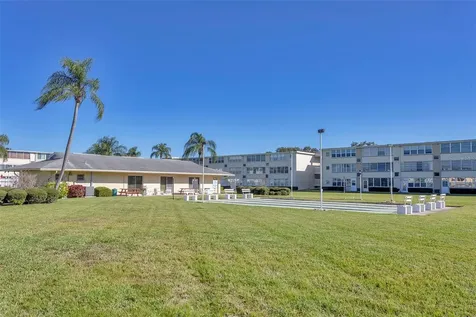 1051 79th Avenue N St Petersburg FL 33702