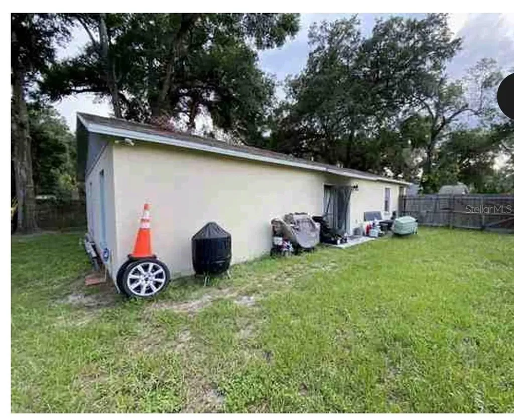 4605 N 39th Street Tampa FL 33610