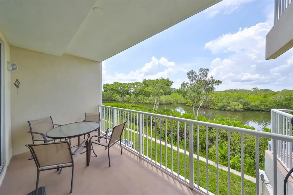 3226 Mangrove Point Drive Ruskin FL 33570