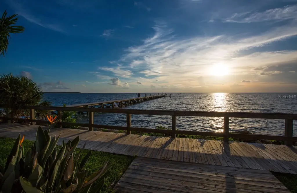 3226 Mangrove Point Drive Ruskin FL 33570