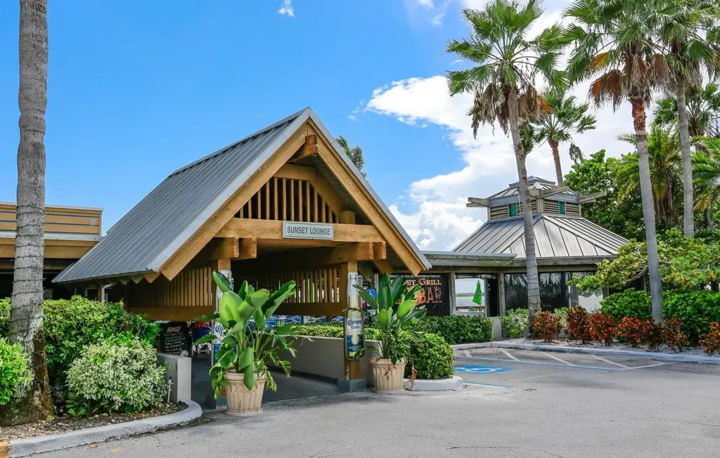 3226 Mangrove Point Drive Ruskin FL 33570