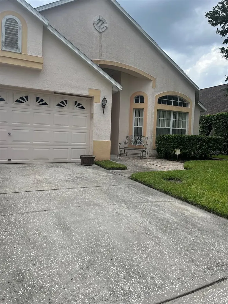 1324 Maximilian Drive Wesley Chapel FL 33543