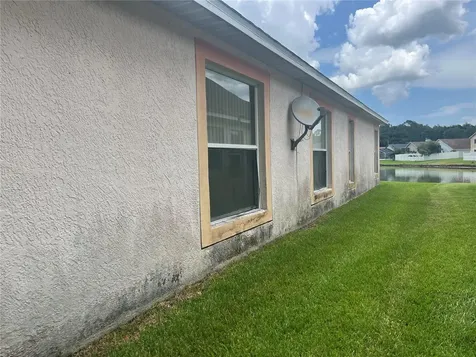 1324 Maximilian Drive Wesley Chapel FL 33543