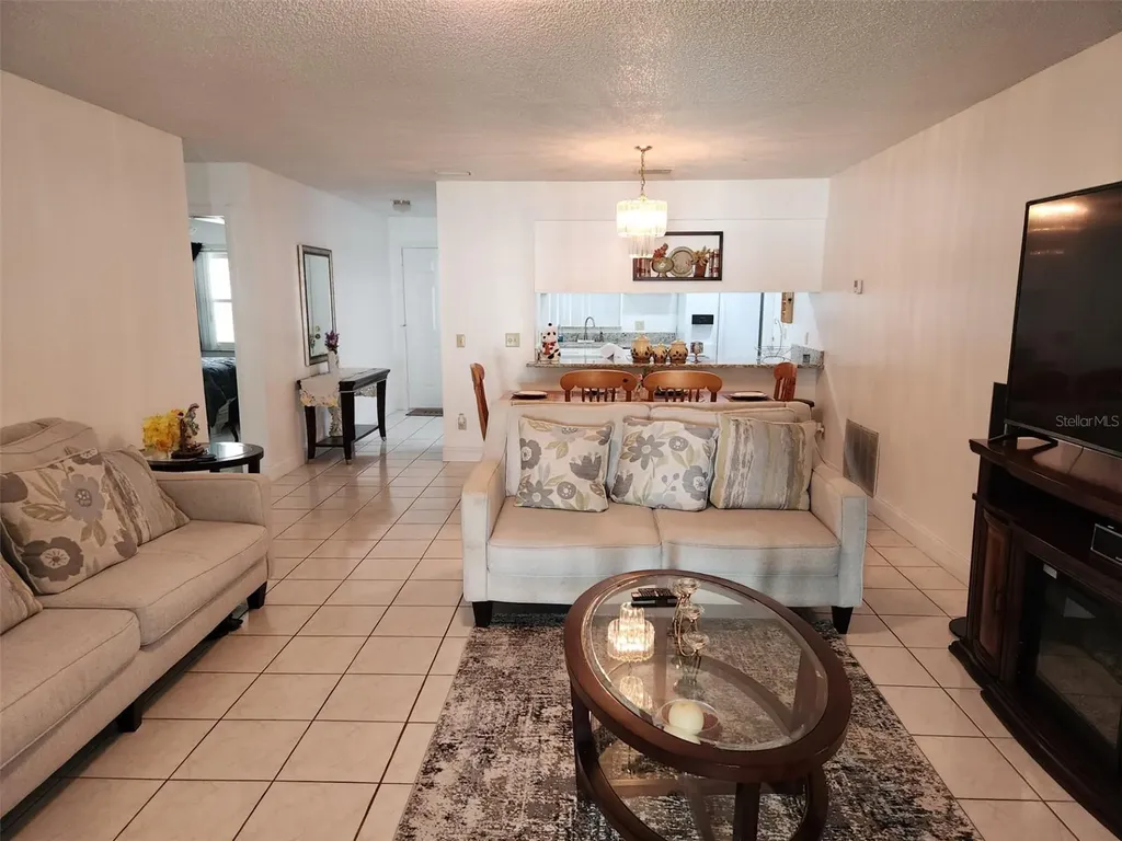 2518 Bowmer Drive Kissimmee FL 34744