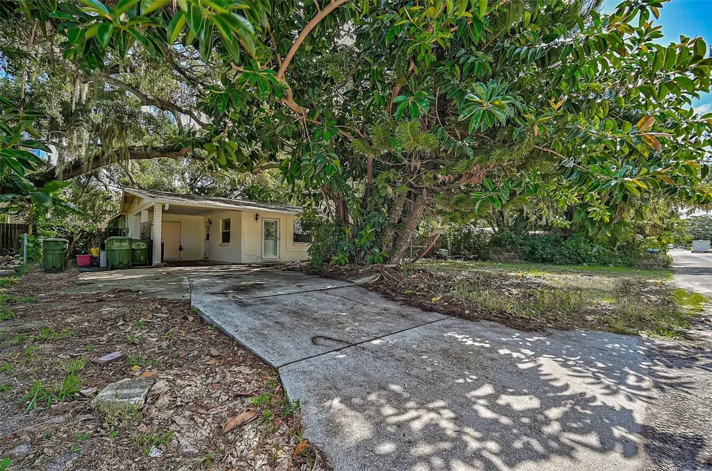 2535 Floyd Street Sarasota FL 34239