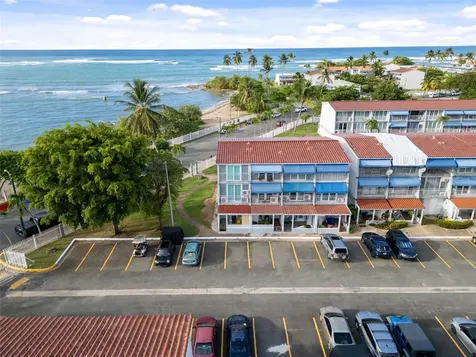 Carretera 693 Villas De Playa 2 Dorado PR 00646