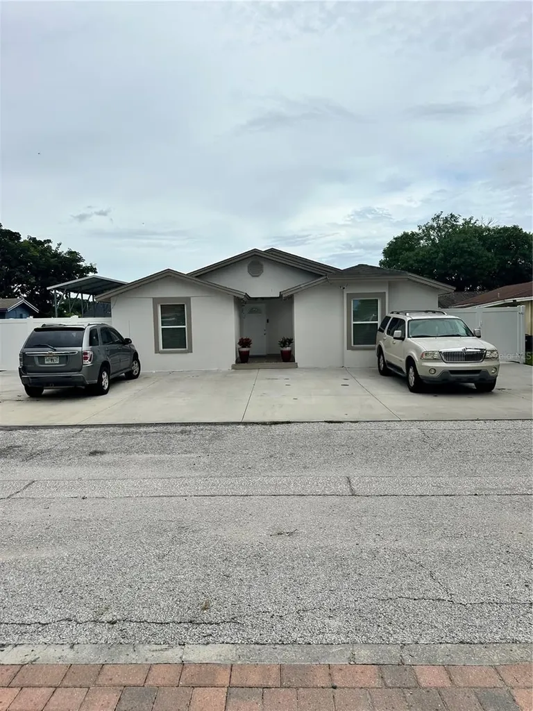 9606 Lambrook Court Tampa FL 33615