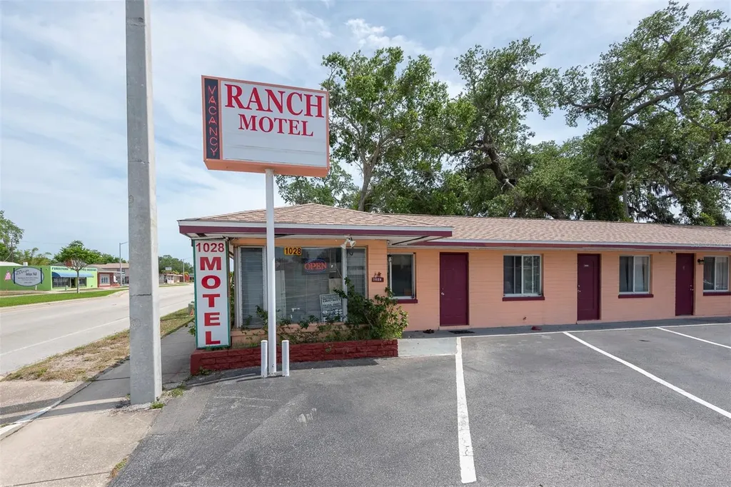1028 Ridgewood Avenue Daytona Beach FL 32117