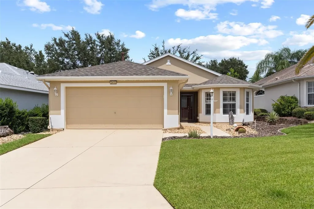 5410 Charleston Avenue Tavares FL 32778