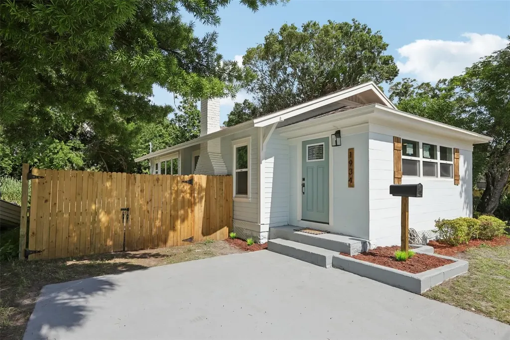 1934 24th Street S St Petersburg FL 33712